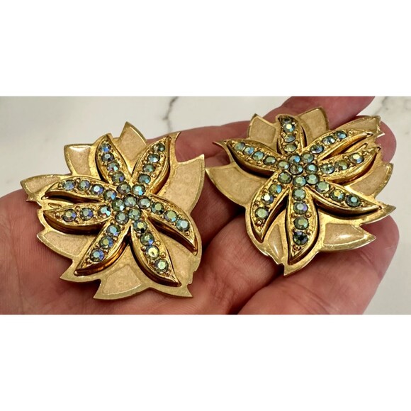 Vintage Edgar Berebi Blue AB Gold tone Metal Clip Earrings - Clip on - Picture 5 of 6